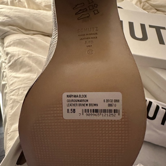 Brand new size 8.5 SCHUTZ Maryanna boots - Picture 3 of 7